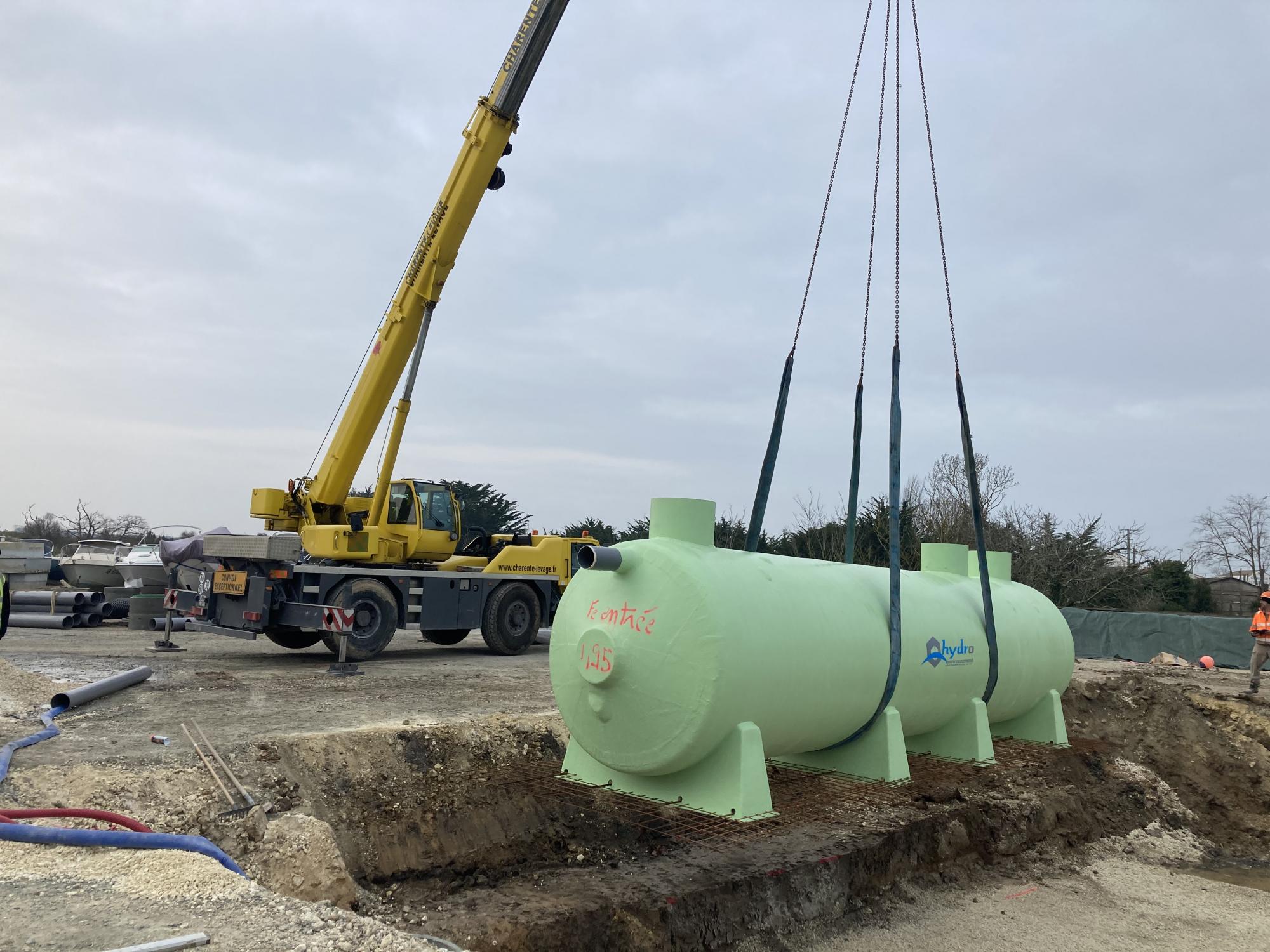 Aire de carenage avec débourbeur et séparateur d'hydrocarbures au Chantier Naval et Port à sec La Perrotine à Boyardville NOUVEAUTE 2021! On passe en phase 2!! Traitement complet avec charbon actif et zéolithe.. - Aire de carenage aux normes de niveau 2. Au Chantier Naval et Port à sec La Perrotine - Actualités du Chantier Naval et Port à sec La Perrotine Ile d'Oléron (Charente Maritime)