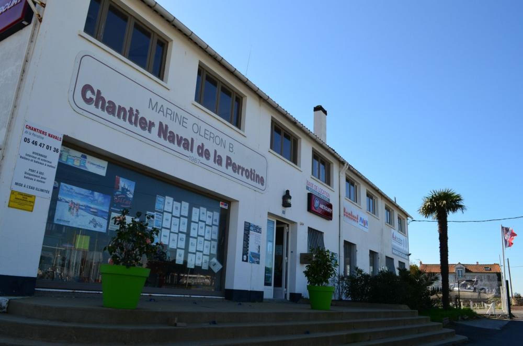 Agence maritime pour le courtage des bateaux d'occasion - Le chantier naval La Perrotine est également une agence maritime pour le courtage des bateaux d'occasion, vente de bateaux neufs et bateaux d'occasion sur l'ile d'Oléron