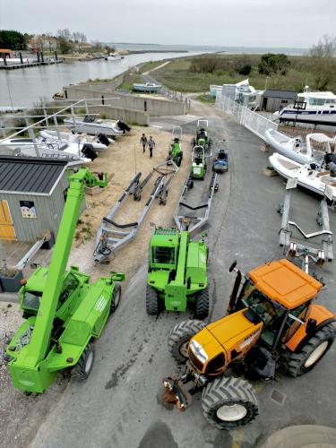 Port à sec, manutention & mise à l’eau – Oléron | La Perrotine